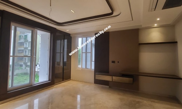 4 BHK Flat for Sale in East Point Colony